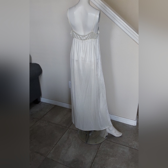 Vintage Union Made Night Gown - Picture 3 of 11